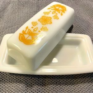 Vintage Pyrex Butterfly Gold Butter Dish